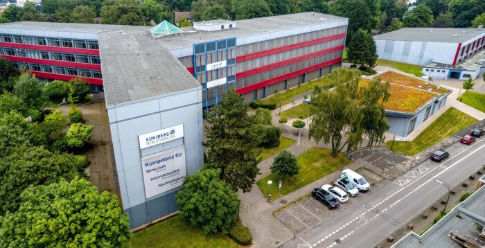 Foto aus der Luft der Kollegschulke Kuniberg
